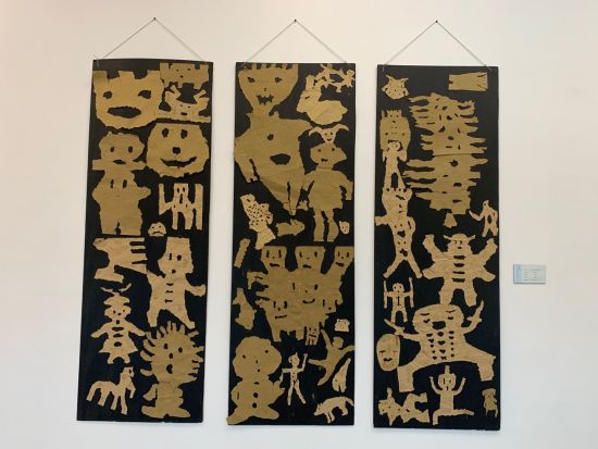 撕纸画《撕纸锉花》。 撕纸画《撕纸锉花》。